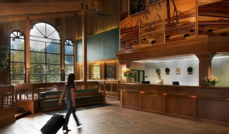 Lake Louise Inn, Banff Lake Louise Inn, Banff