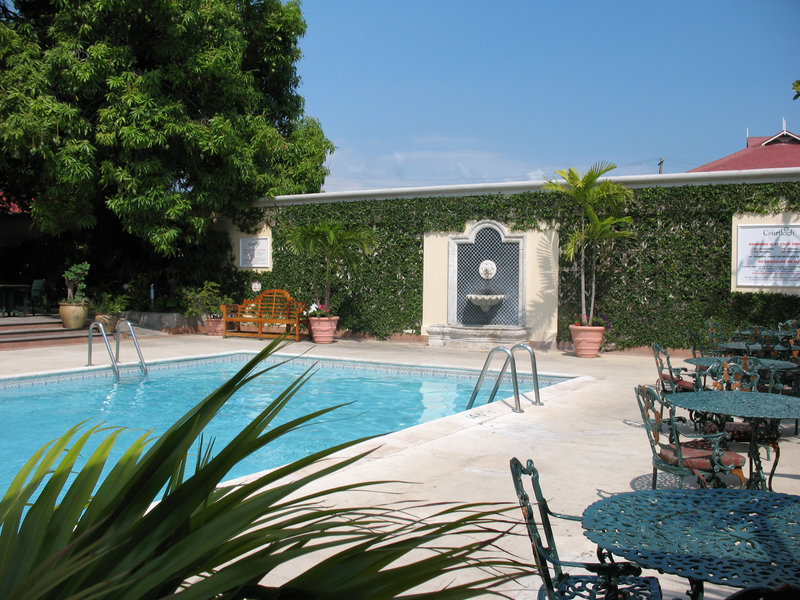 COURTLEIGH HOTEL AND SUITES, Kingston COURTLEIGH HOTEL AND SUITES, Kingston