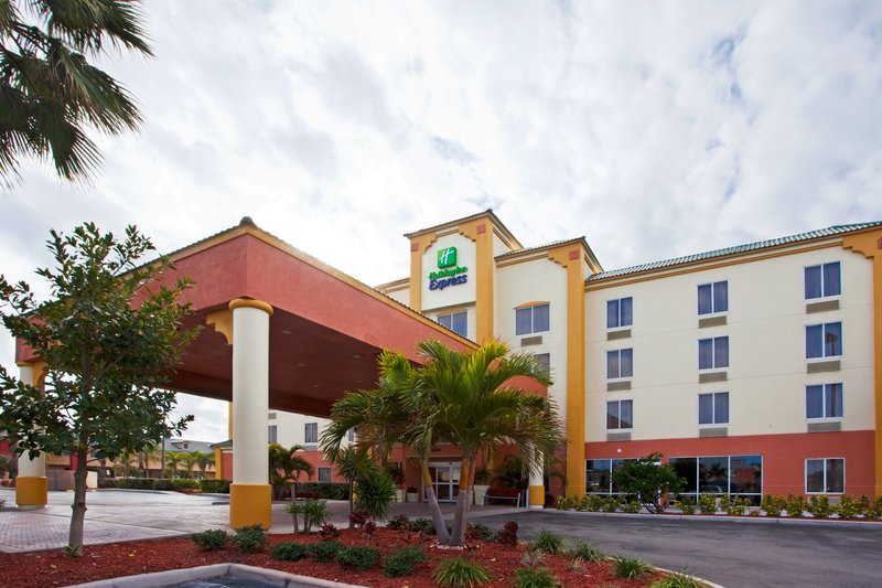 Holiday Inn Express Hotels & Suites Cocoa Beach, Cocoa Beach Holiday Inn Express Hotels & Suites Cocoa Beach, Cocoa Beach