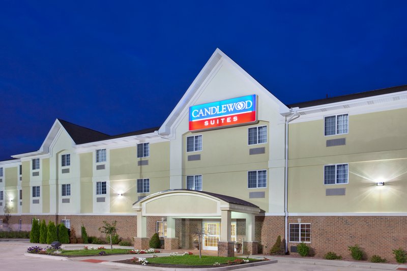 CANDLEWOOD SUITES AIRPORT, South Bend CANDLEWOOD SUITES AIRPORT, South Bend
