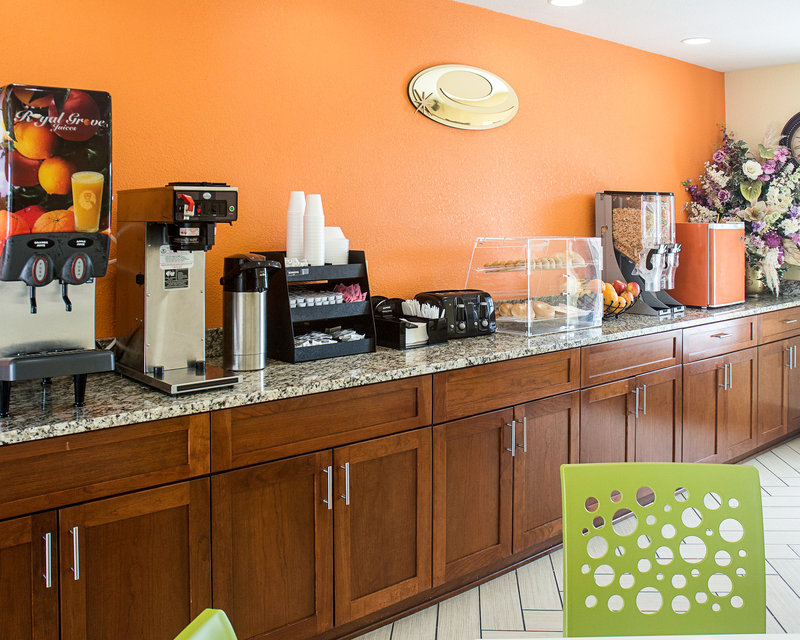 Econo Lodge at Military Circle, Norfolk Econo Lodge at Military Circle, Norfolk