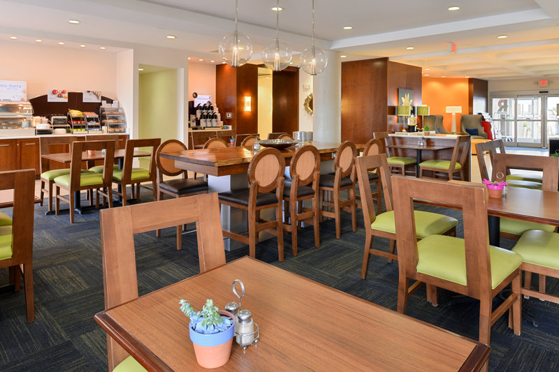 Holiday Inn Express Hotel & Suites Terre Haute, Terre Haute Holiday Inn Express Hotel & Suites Terre Haute, Terre Haute