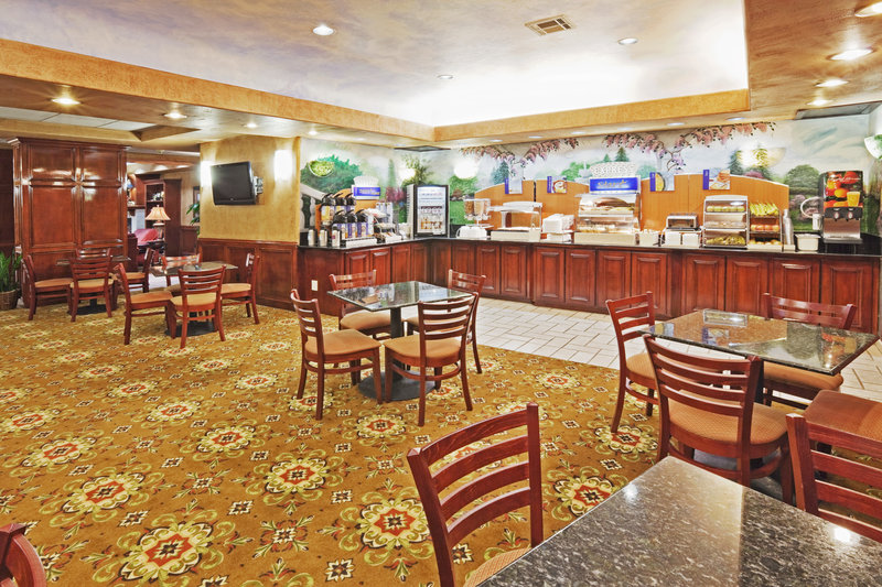 Holiday Inn Express & Suites Meridian, Oklahoma City Holiday Inn Express & Suites Meridian, Oklahoma City