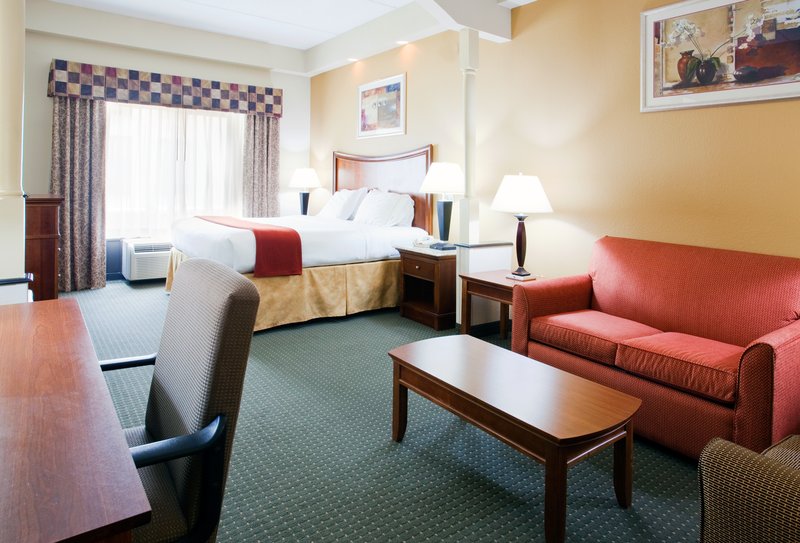 Holiday Inn Express Fort Bragg, Fayetteville Holiday Inn Express Fort Bragg, Fayetteville