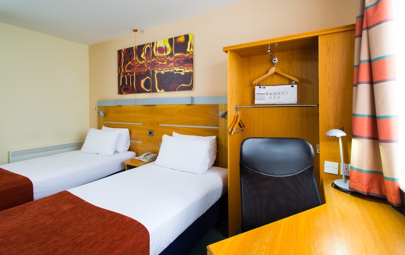 Holiday Inn Express Cardiff Bay, Cardiff Holiday Inn Express Cardiff Bay, Cardiff