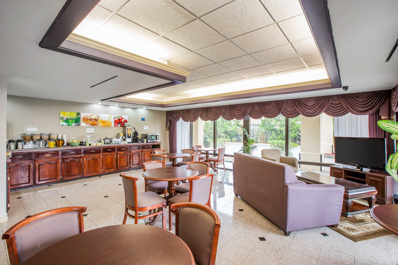 Quality Inn near Six Flags, Douglasville Quality Inn near Six Flags, Douglasville