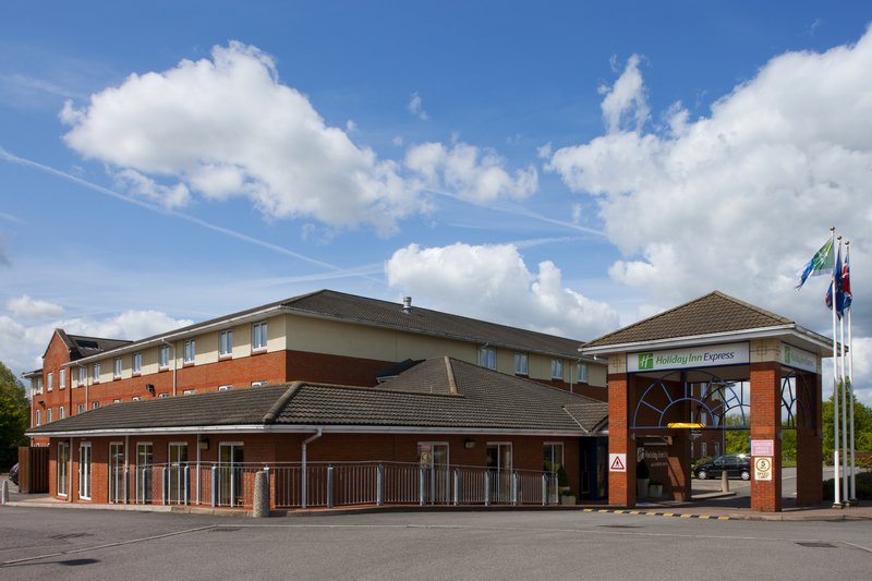 Holiday Inn Express Gloucester - South M5, Jct.12, Gloucester Holiday Inn Express Gloucester - South M5, Jct.12, Gloucester
