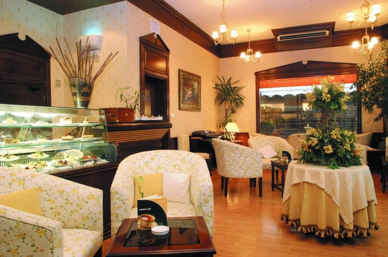 Le Royal Hotel, Kuwait Le Royal Hotel, Kuwait