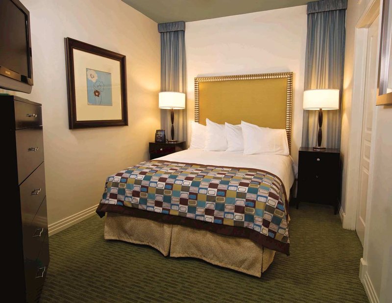Suite Bedroom