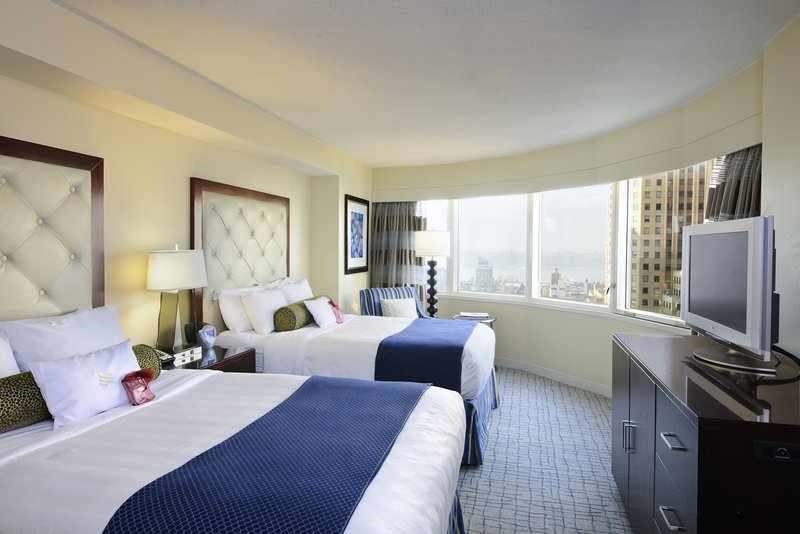 Double Bed Corner Guest Room with Panoramic Views