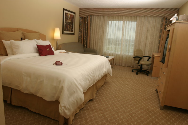 Wheelchair Accessible King Room Crowne Plaza Orlan