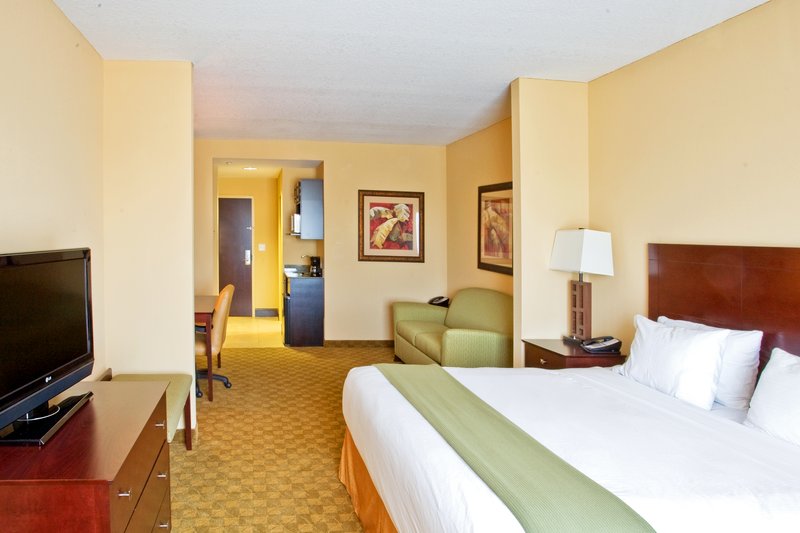 Holiday Inn Express & Suites Tampa USF Busch Gardens, Tampa Holiday Inn Express & Suites Tampa USF Busch Gardens, Tampa