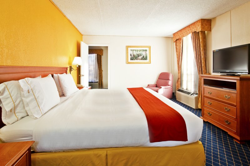 Holiday Inn Express Hotel & Suites Spence Lane, Nashville Holiday Inn Express Hotel & Suites Spence Lane, Nashville