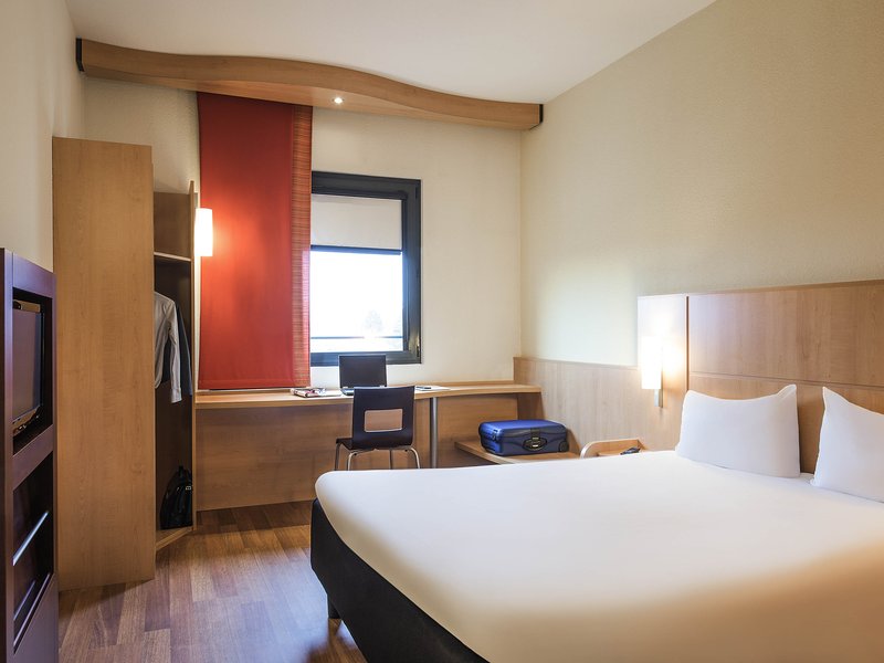 IBIS MILANO MALPENSA AEROPORTO, Milan IBIS MILANO MALPENSA AEROPORTO, Milan