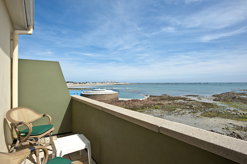 Fort d'Auvergne Hotel, Channel Islands Fort d'Auvergne Hotel, Channel Islands