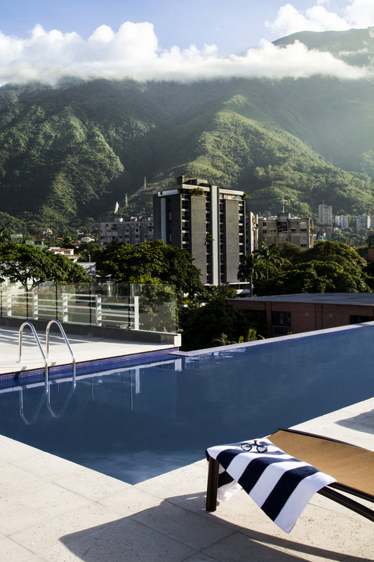 Cayena-Caracas, Caracas Cayena-Caracas, Caracas