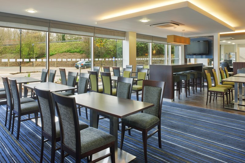 Holiday Inn Express Cambridge-Duxford M11, Jct.10, Cambridge Holiday Inn Express Cambridge-Duxford M11, Jct.10, Cambridge
