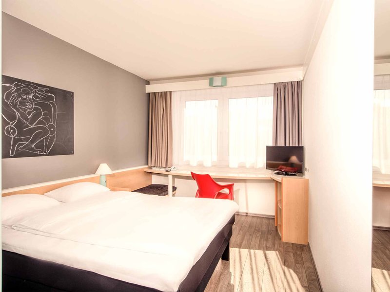 IBIS BERLIN AIRPORT TEGEL, Berlin IBIS BERLIN AIRPORT TEGEL, Berlin