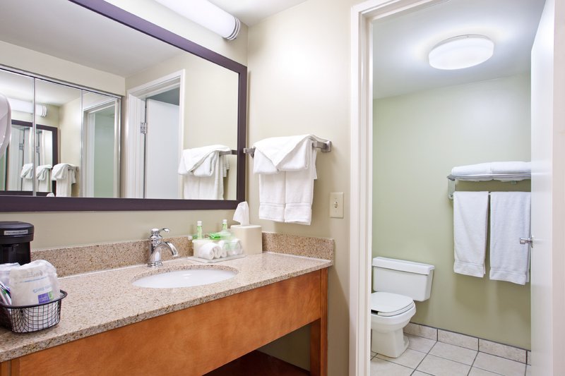 Holiday Inn Express Hotel & Suites Pittsburgh Airport, Pittsburgh Holiday Inn Express Hotel & Suites Pittsburgh Airport, Pittsburgh