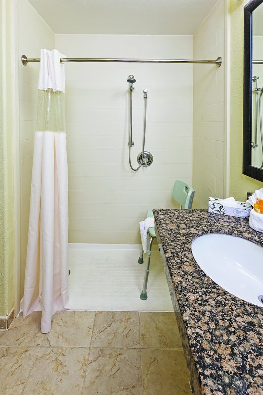 La Quinta Inn & Suites DFW Airport West - Bedford, Dallas Fort Worth Airport (TX) La Quinta Inn & Suites DFW Airport West - Bedford, Dallas Fort Worth Airport (TX)