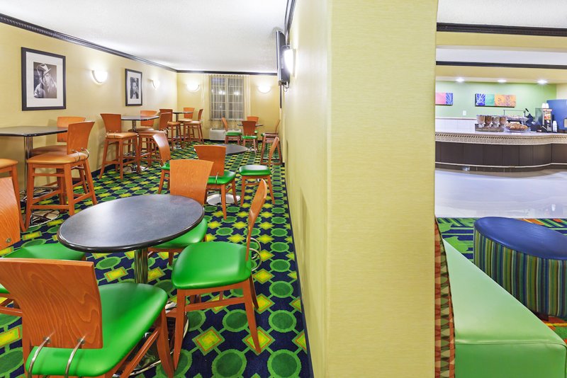 La Quinta Inn & Suites Tulsa Central, Tulsa La Quinta Inn & Suites Tulsa Central, Tulsa