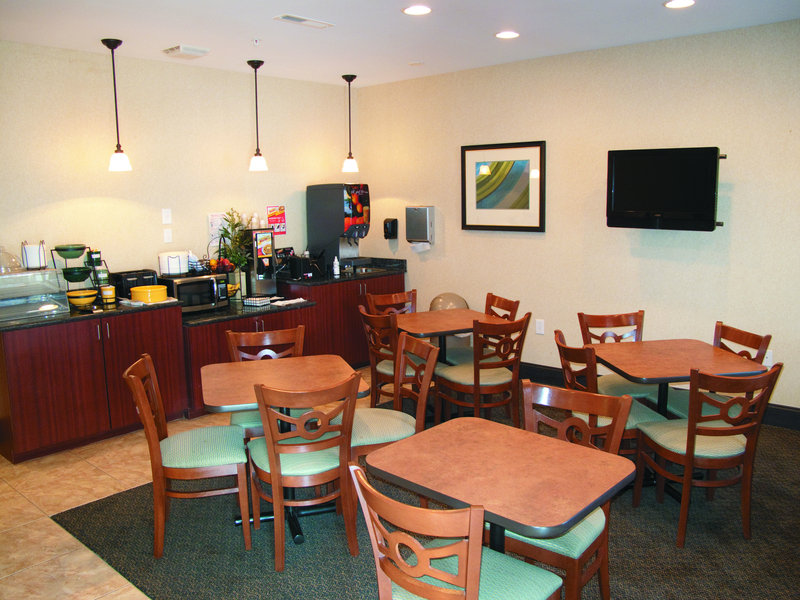 La Quinta Inn & Suites Rome, Rome (GA) La Quinta Inn & Suites Rome, Rome (GA)