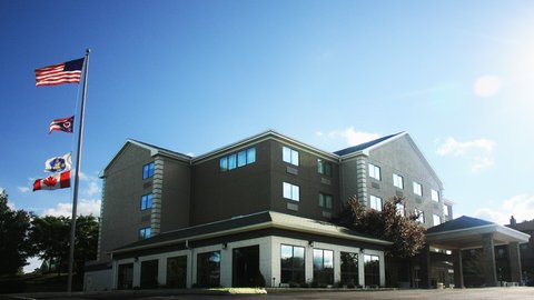 Best Western Inn & Suites - Akron