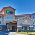 Holiday Inn Express Hotel & Suites